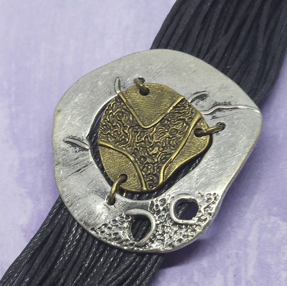 VCLM Black & Silver Tone Textured Chunky Bracelet - Picture 2 of 7